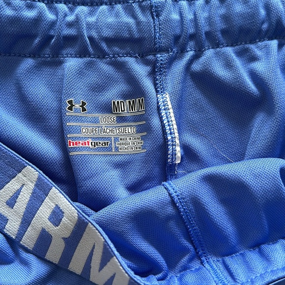 Like NEW Under Armor Play Up Shorts - Picture 3 of 3